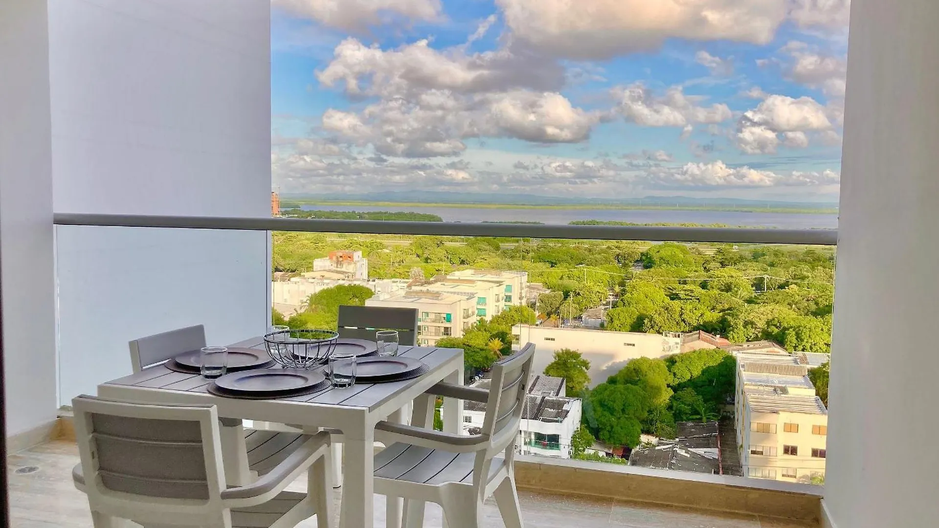 Cb1242 Crespo Suite Frente Aeropuerto Vista-Lago Cartagena 0*,  كولومبيا