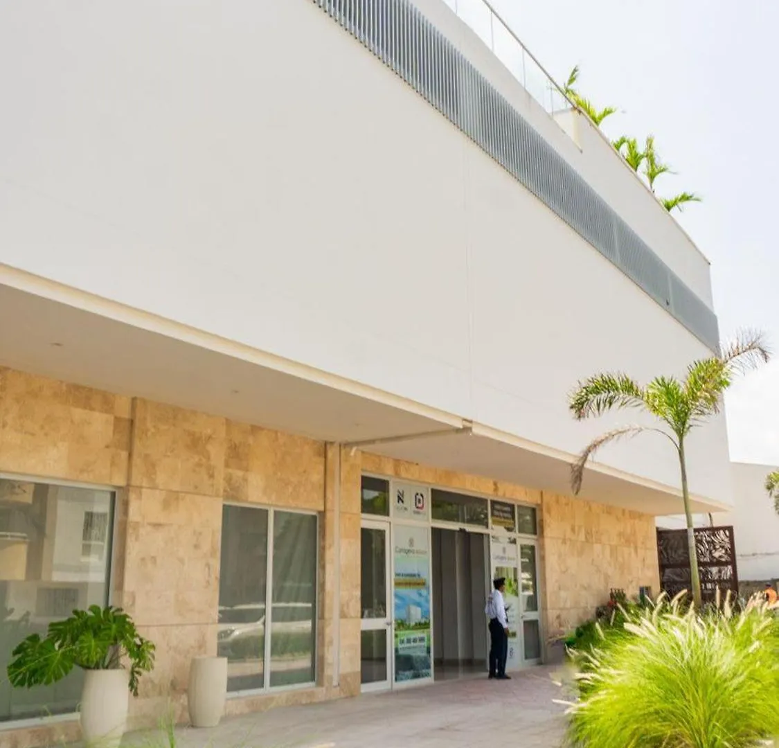 Cb1242 Crespo Suite Frente Aeropuerto Vista-Lago Cartagena 0*,  Colombia