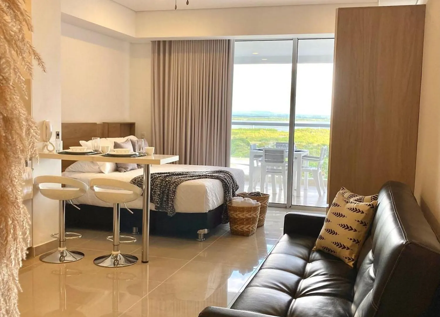 Cb1242 Crespo Suite Frente Aeropuerto Vista-Lago Cartagena