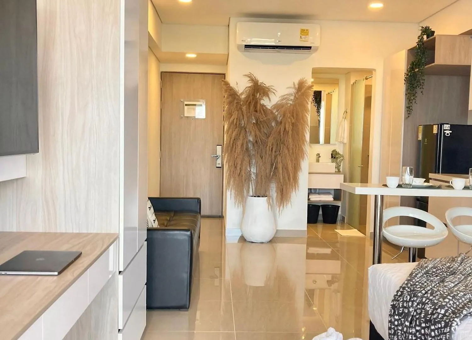 Cb1242 Crespo Suite Frente Aeropuerto Vista-Lago Cartagena Colombia