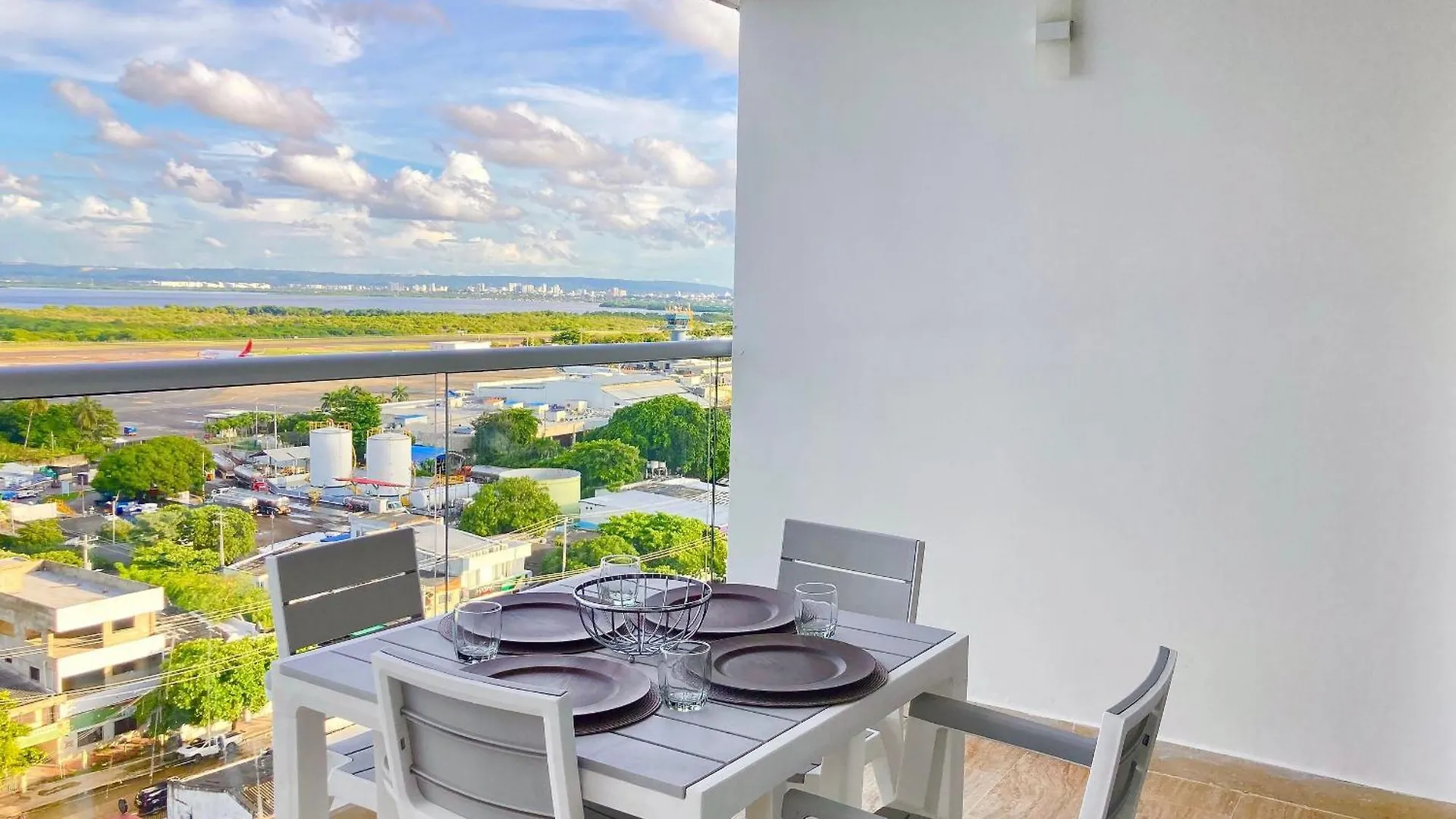 Apartment Cb1242 Crespo Suite Frente Aeropuerto Vista-Lago Cartagena