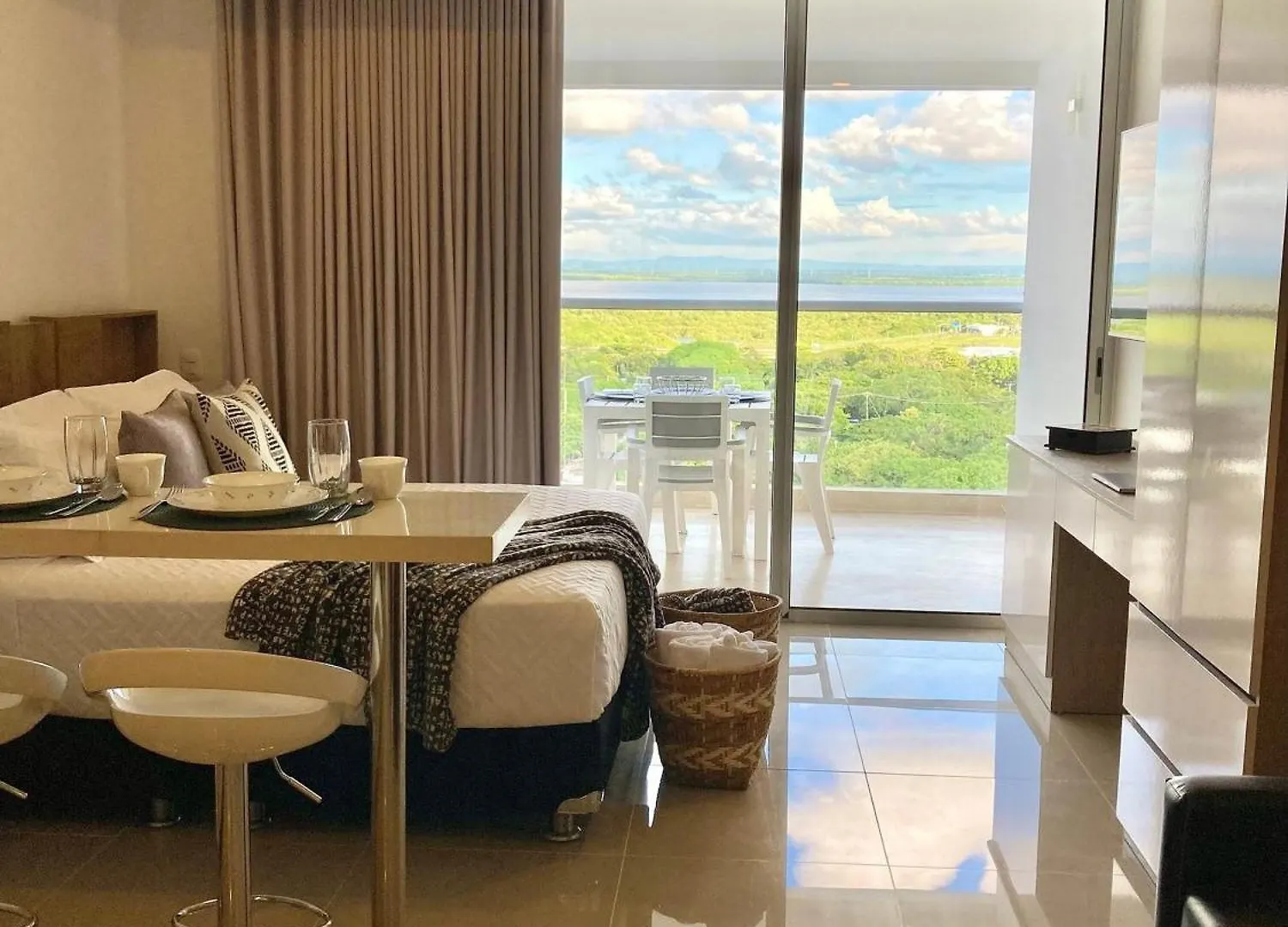 Cb1242 Crespo Suite Frente Aeropuerto Vista-Lago Cartagena