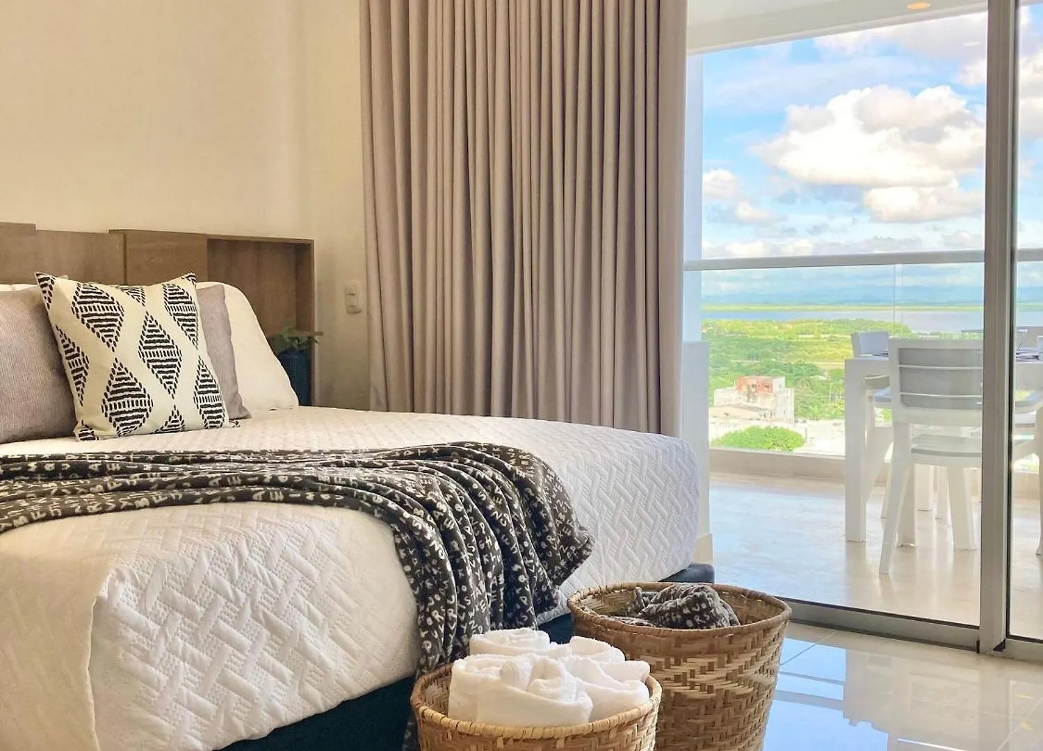 Apartment Cb1242 Crespo Suite Frente Aeropuerto Vista-Lago Cartagena