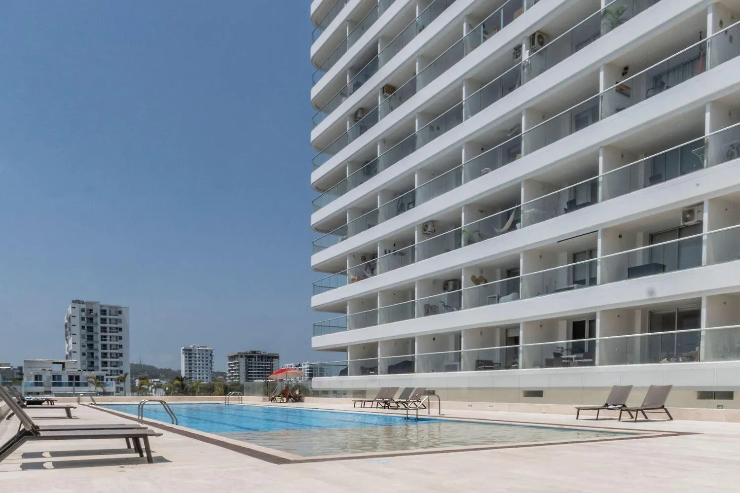 Cb1242 Crespo Suite Frente Aeropuerto Vista-Lago Cartagena